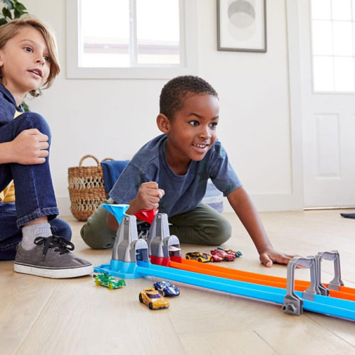 Портативный трек Двойная петля Hot Wheels (GFH85) — 11558