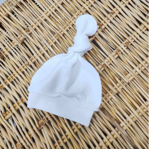 Дитяча шапочка з вузликом Тімі молочний (Т09/3-И38-40 молочний)